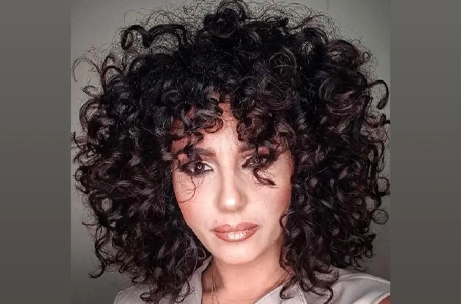 Ricci voluminosi: asciugatura, styling e prodotti